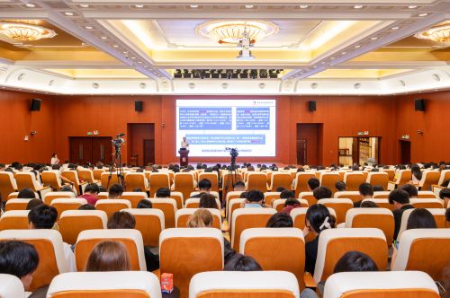 讲座进行中.jpg 讲座进行中.jpg