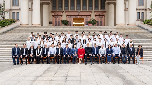 合影留念2.jpg 合影留念2.jpg