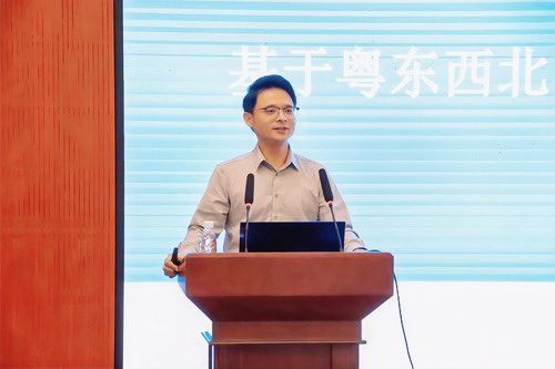 谢爱磊教授.jpg 谢爱磊教授.jpg