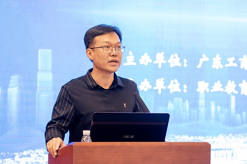 方泽强讲话.JPG 方泽强讲话.JPG