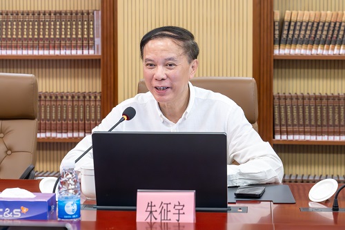 朱征宇讲话.jpg 朱征宇讲话.jpg