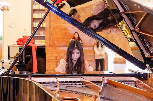 现场演奏2.JPG 现场演奏2.JPG