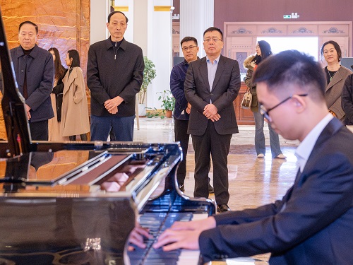 现场演奏1.JPG 现场演奏1.JPG