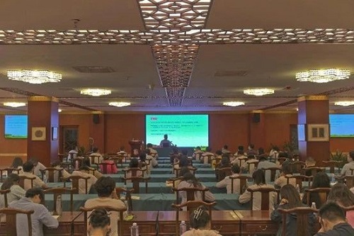 讲座现场.jpg 讲座现场.jpg