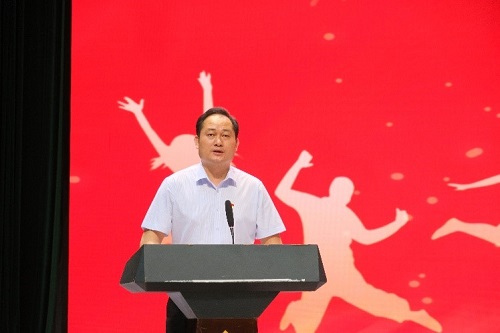 卢景值致辞并宣布篮球赛开幕.jpg 卢景值致辞并宣布篮球赛开幕.jpg