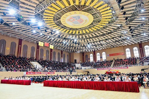 毕业典礼现场.jpg 毕业典礼现场.jpg