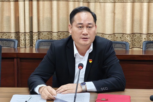 卢景值作廉政讲话.jpg 卢景值作廉政讲话.jpg