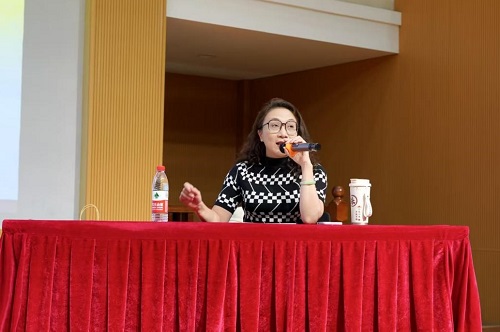 朱蕴怡主讲.jpg