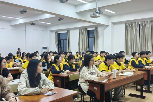 星湖校区党校培训授课现场.jpg 星湖校区党校培训授课现场.jpg