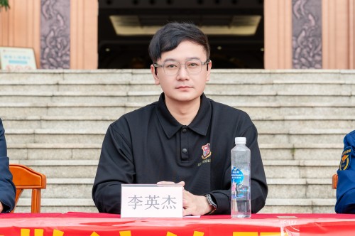 李英杰参加活动.jpg 李英杰参加活动.jpg