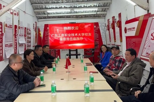 座谈现场.jpg 座谈现场.jpg