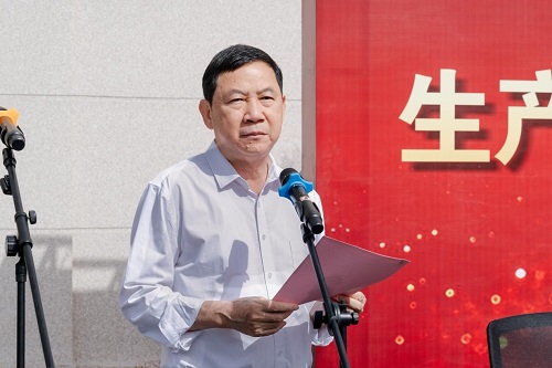 冯海志主持.jpg 冯海志主持.jpg