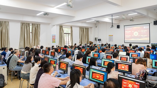 实训现场.JPG 实训现场.JPG