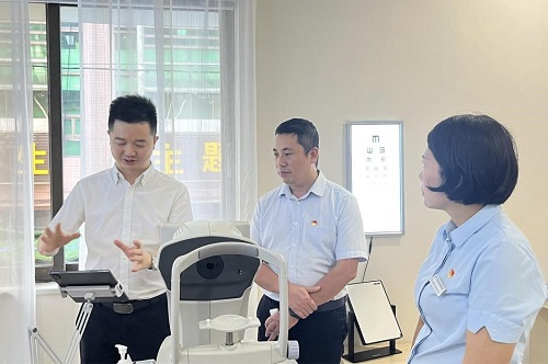 实地参观.jpg 实地参观.jpg