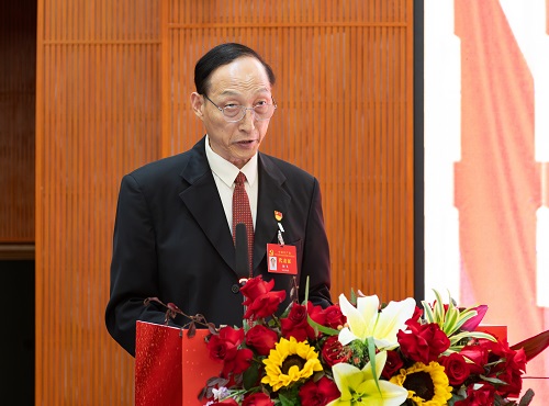 和飞主持大会.jpg 和飞主持大会.jpg