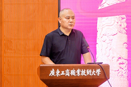 蔡向阳作动员讲话.jpg 蔡向阳作动员讲话.jpg