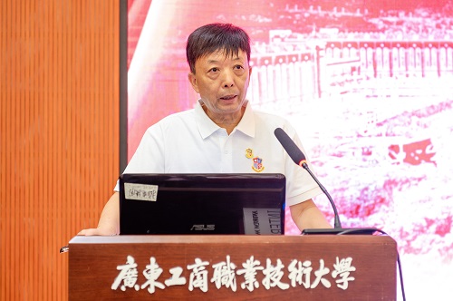 赵同胤主持.jpg 赵同胤主持.jpg