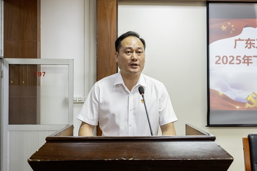 卢景值讲话.jpg 卢景值讲话.jpg